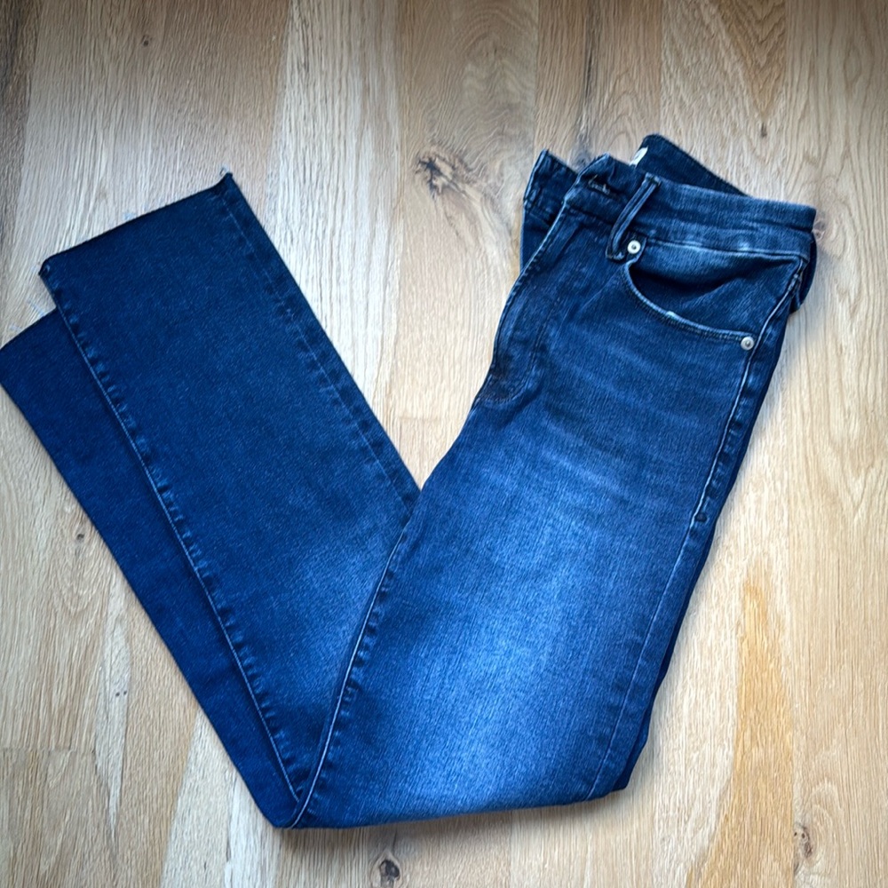 NEVER WORN - Good American classic jeans in indigo - size 6-12